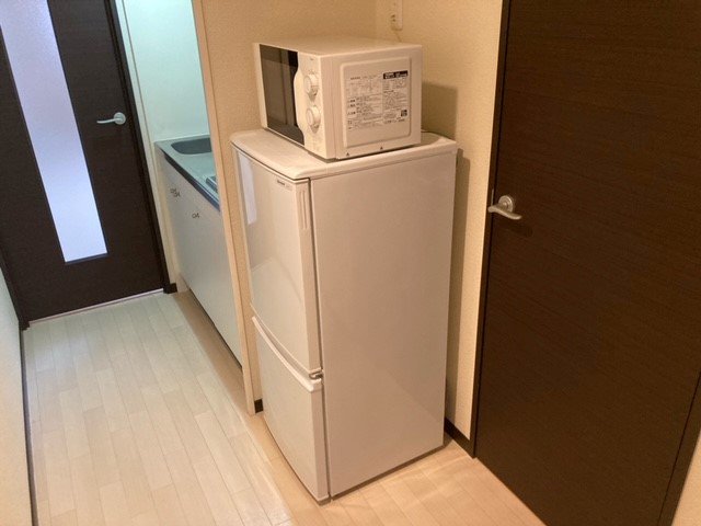 電子レンジ、冷蔵庫