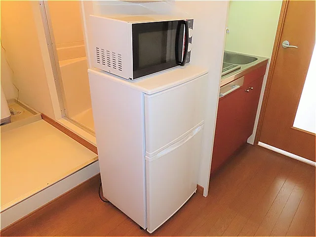 電子レンジ、冷蔵庫完備