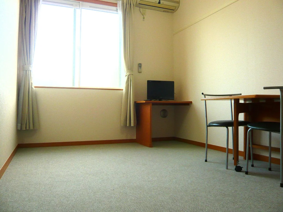 2階はカーペットのお部屋です