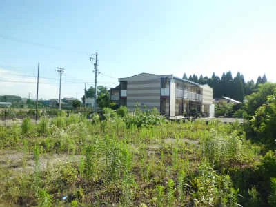 郊外の静かな場所に立地しています。