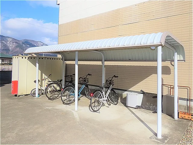 屋根付き駐輪場あり