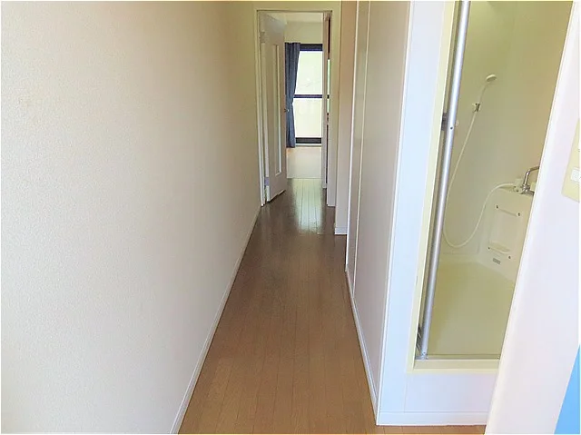 玄関からのアングルです