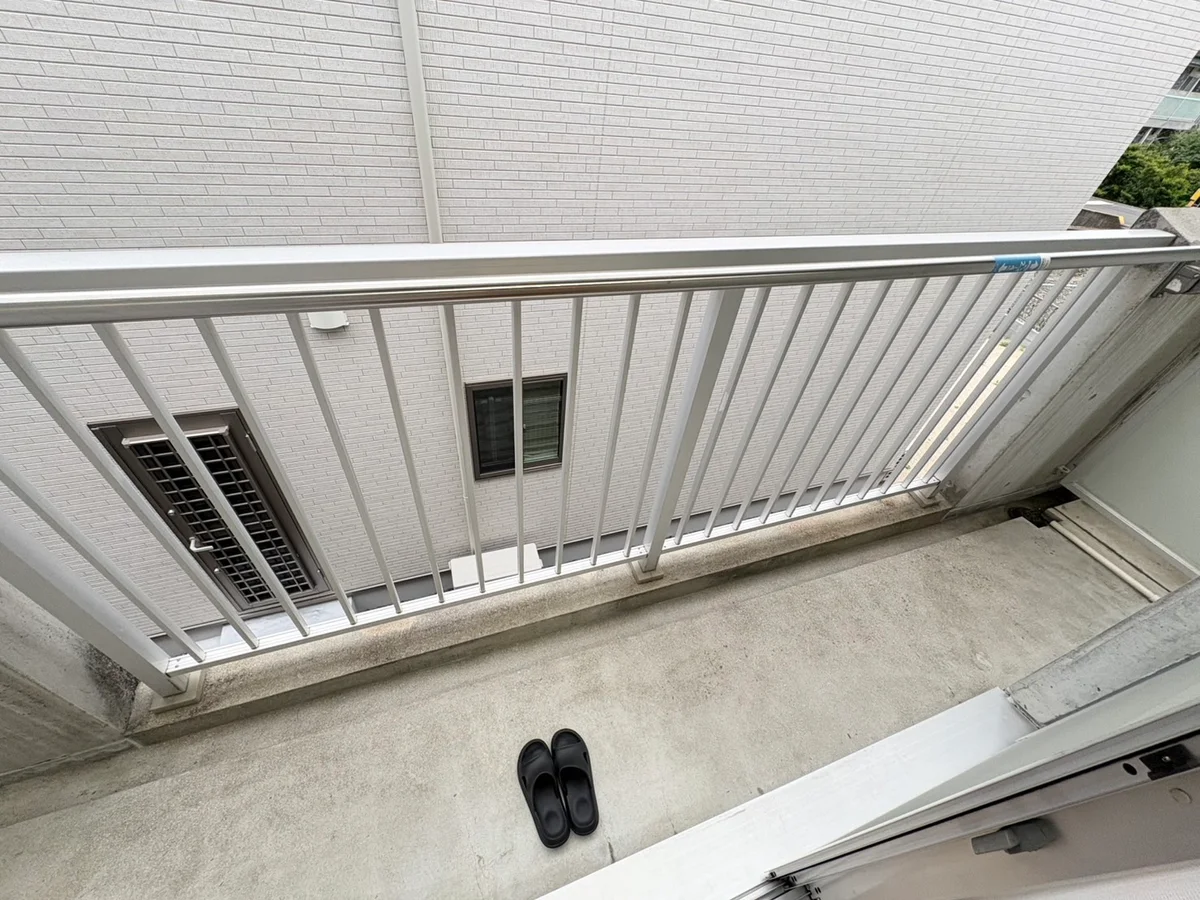 洗濯竿・スリッパ備え付☆入居中洗濯もできるので、コインランドリーに行かなくても大丈夫☆☆