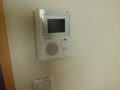 モニターホン。室内にいながら、玄関先の来客と話せます。