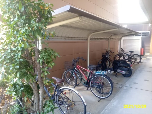 屋根付き駐輪場