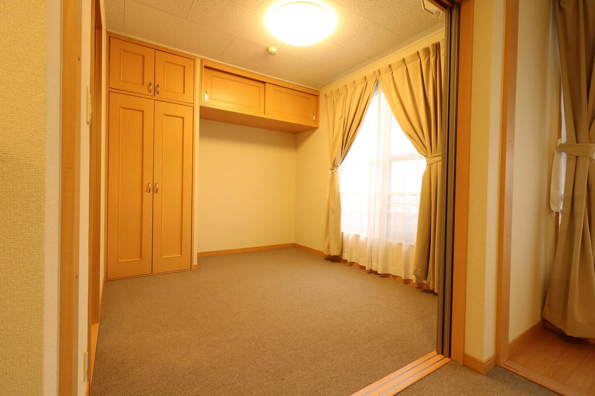 大型クローゼットにより女性の方でも収納が安心！