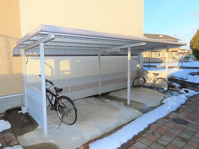 屋根付き駐輪場あり