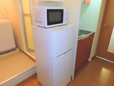 電子レンジ、冷蔵庫完備