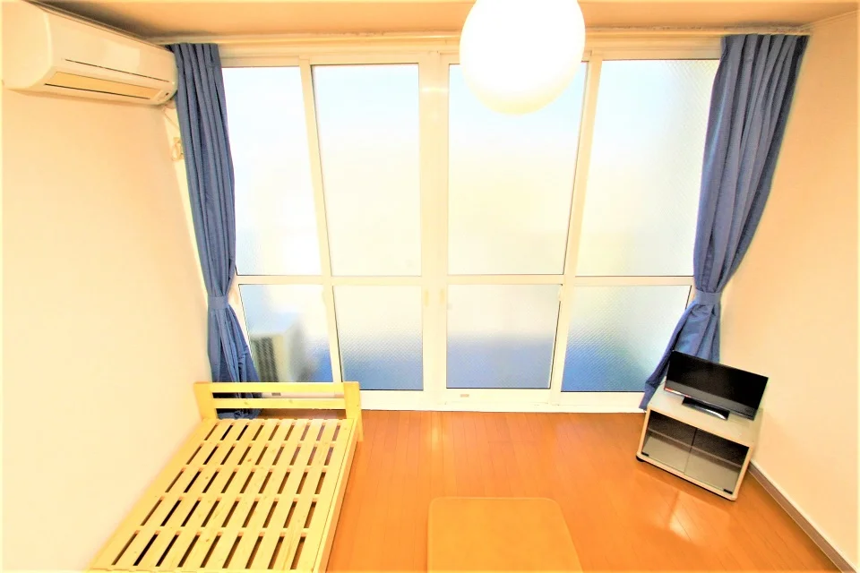 床から天井まで1面が窓になっていますので、とにかく解放感があります！