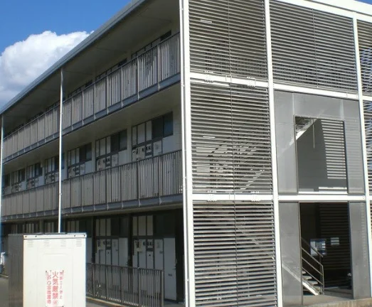 共用部分は清掃業者が清掃しております。