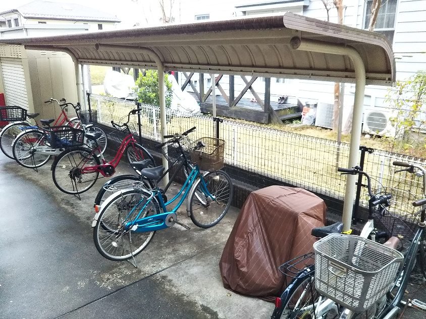無料駐輪場完備。