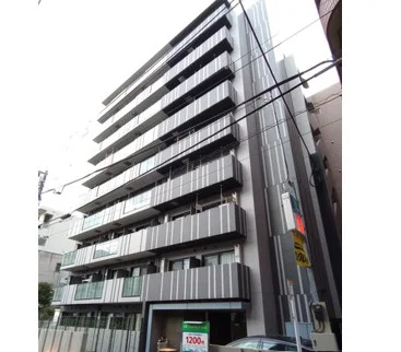 写真はお部屋のイメージです。ラグなどの室内装飾はございません。