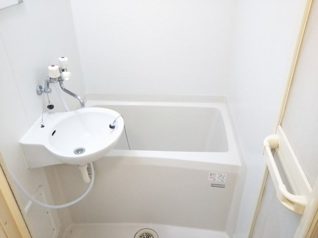 バス・トイレ別です。仕様が異なる場合があります。