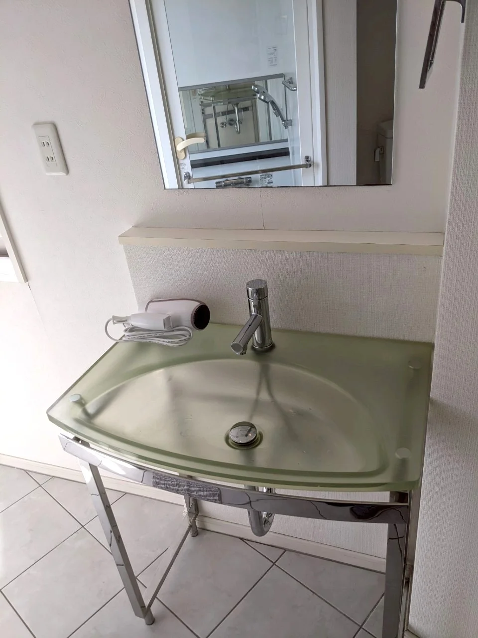 おしゃれな独立洗面台付き♪