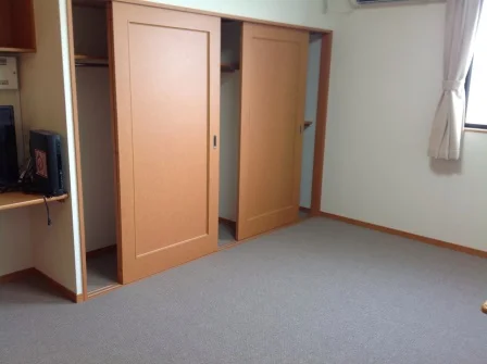 ２階はカーペットになります。