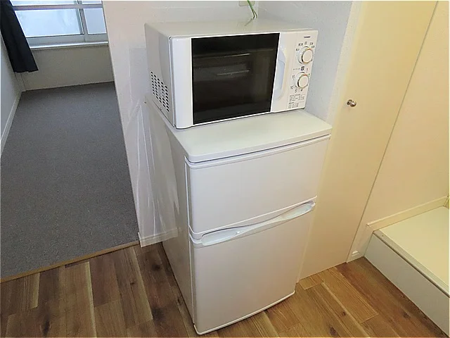 電子レンジ、冷蔵庫完備