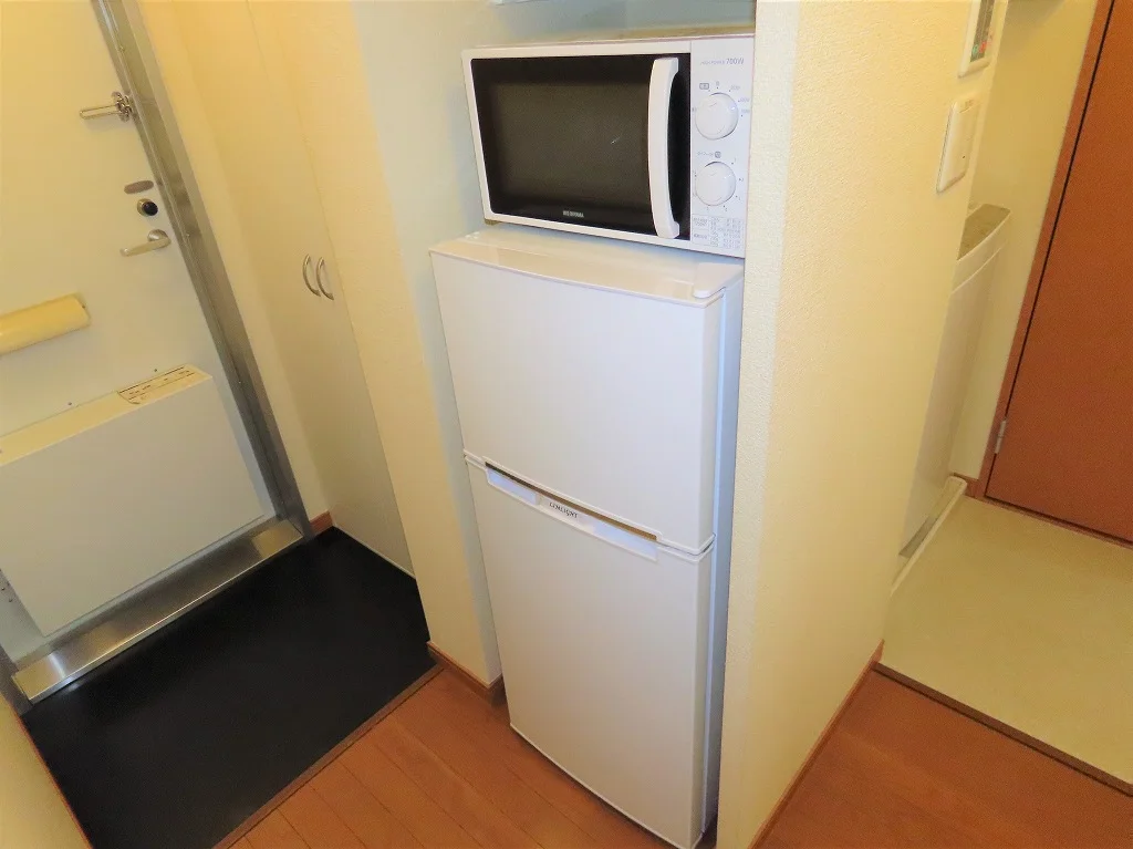 電子レンジ、冷蔵庫完備