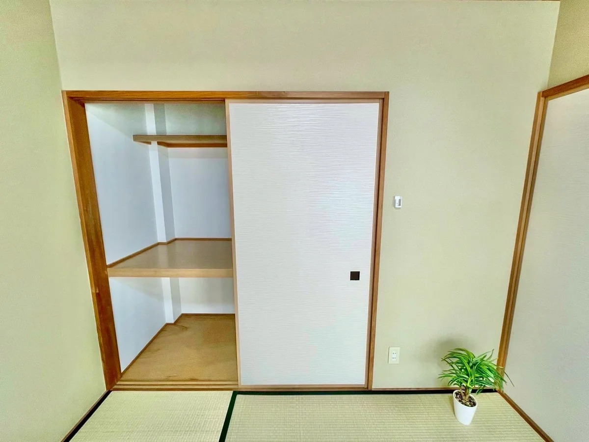 ※撮影用の観察植物・食器調理器具・雑貨類等はございません。※写真は現況優先