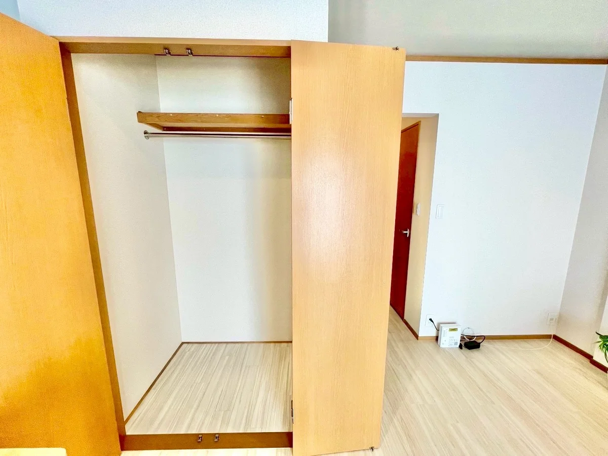 ※撮影用の観察植物・食器調理器具・雑貨類等はございません。※写真は現況優先