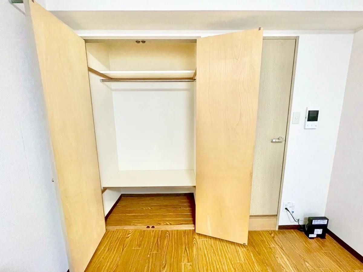 ※撮影用の観察植物・食器調理器具・雑貨類等はございません。※写真は現況優先