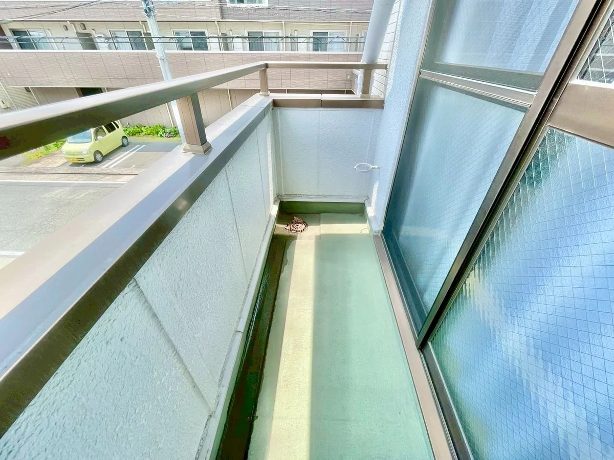 ※撮影用の観葉植物・食器調理器具・雑貨類等はございません。※図面・写真は現況優先。