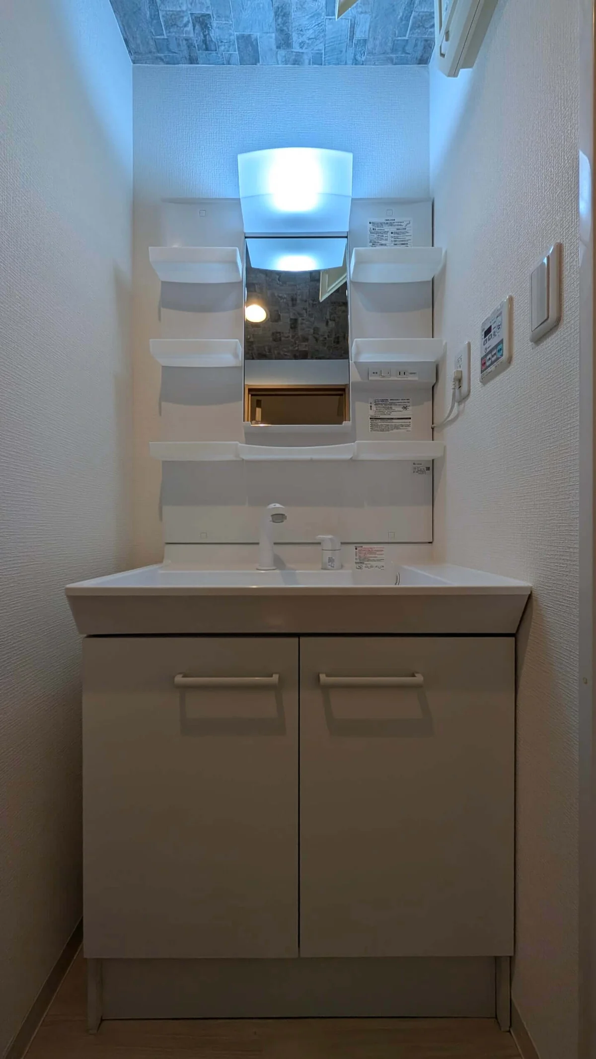 独立洗面台付き♪洗濯機も♪