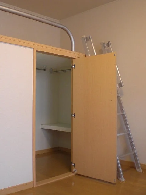 ベット下の収納を有効活用。お部屋をスッキリと見せれます。