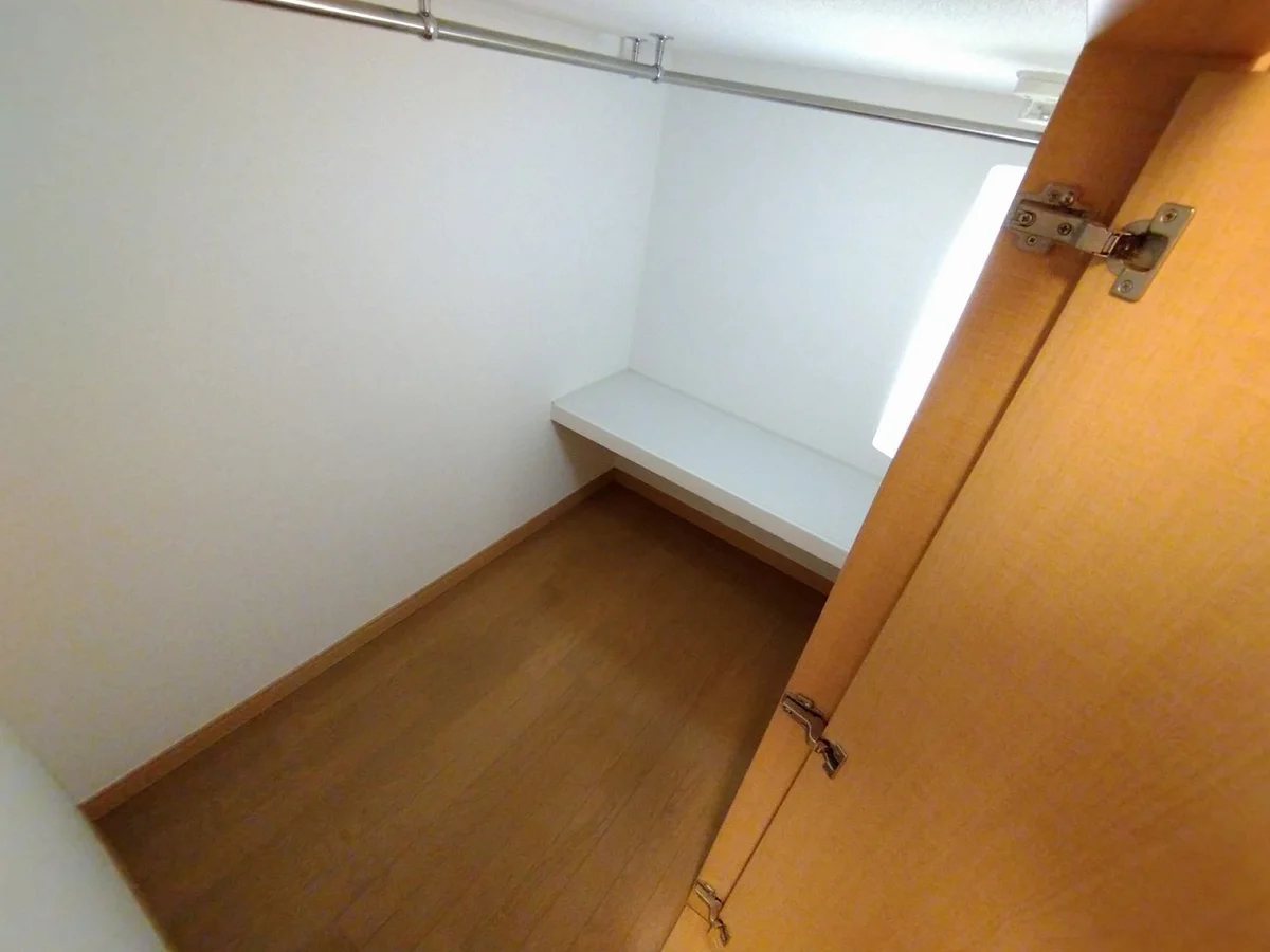 収納内ライト付き