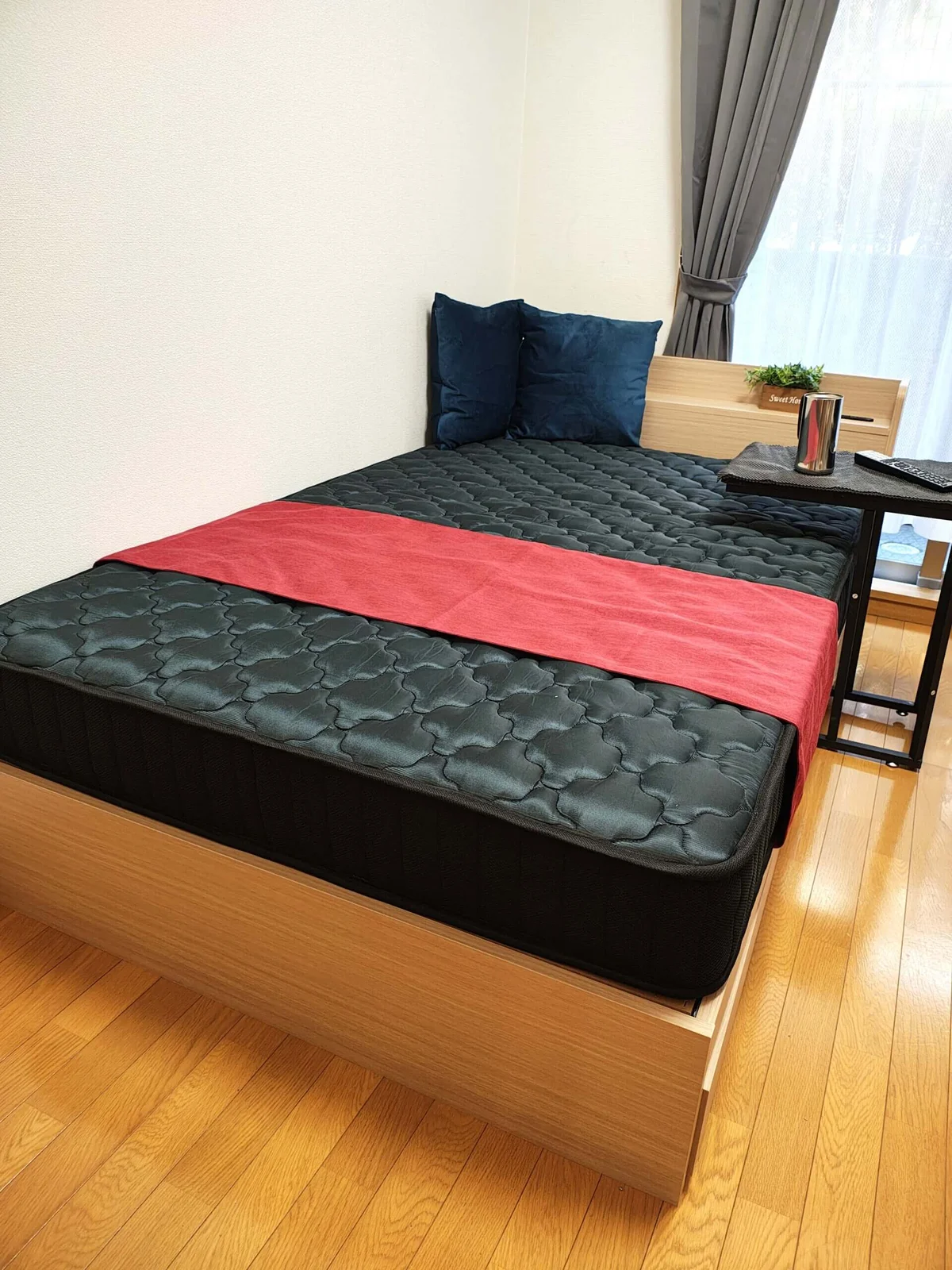 ふかふかなセミダブルベッド♪