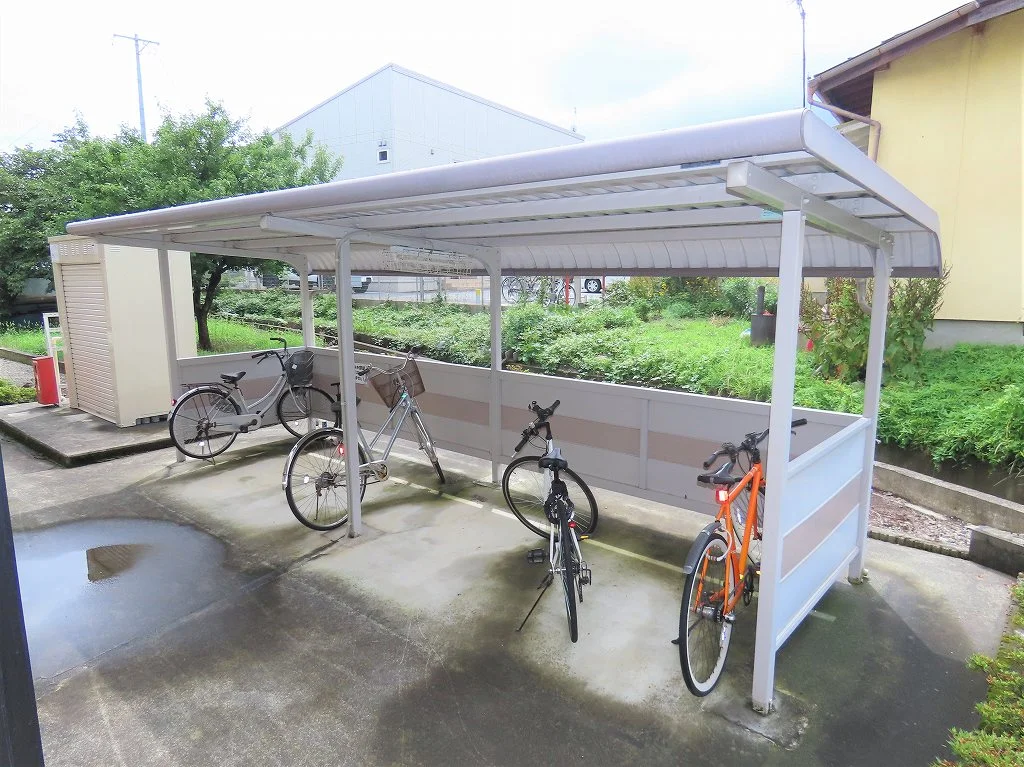 屋根付き駐輪場あり