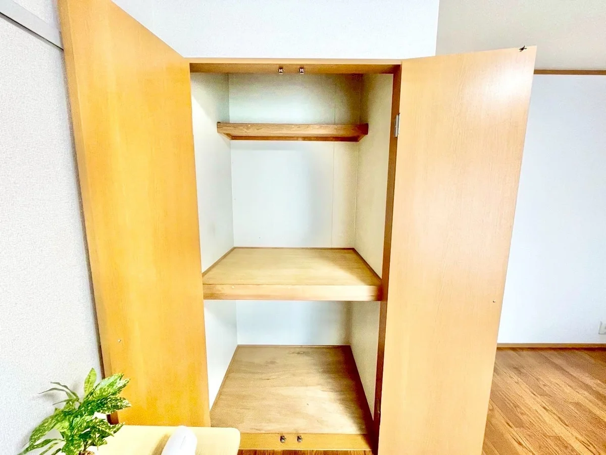 ※撮影用の観察植物・食器調理器具・雑貨類等はございません。※写真は現況優先