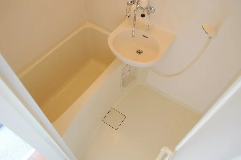 お風呂とトイレ別々です。