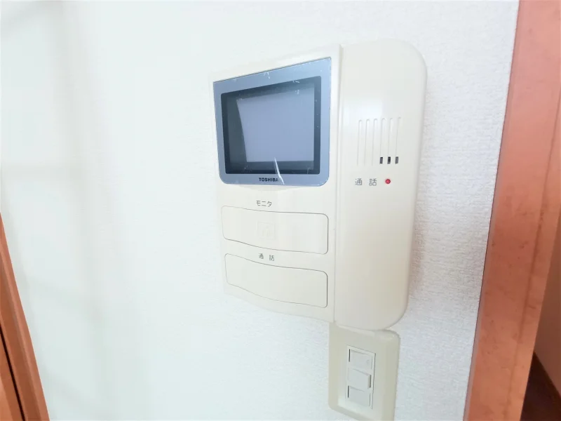モニター付きインターフォン付き。