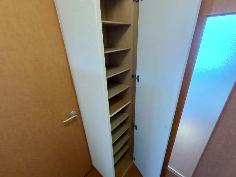 玄関スペースには下駄箱スペースがあります。