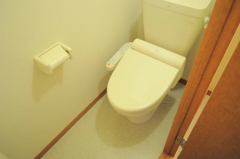 温水洗浄便座。実際のトイレは仕様が異なる場合がございます