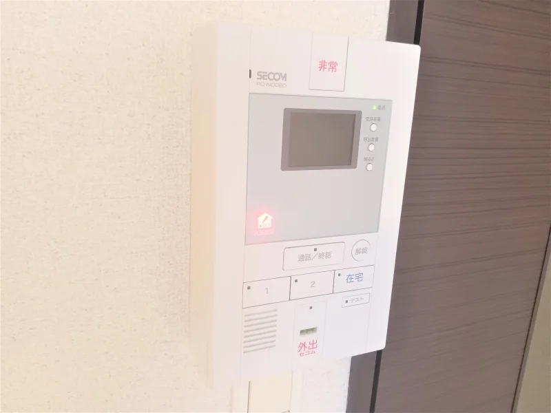 モニター付きインターフォン付き。