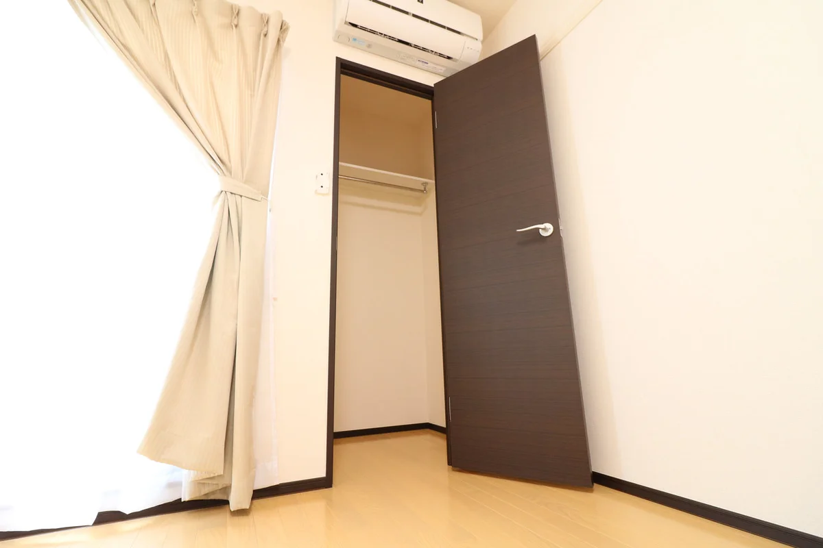 ハンガーラック付きの収納です