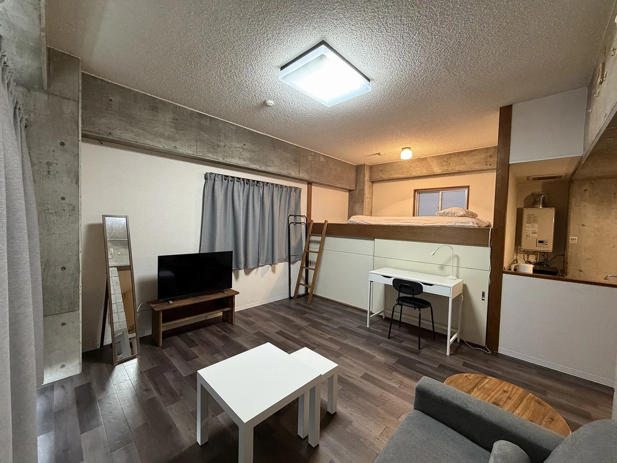 ※小物はイメージとなります。実内装はパノラマをご覧ください。