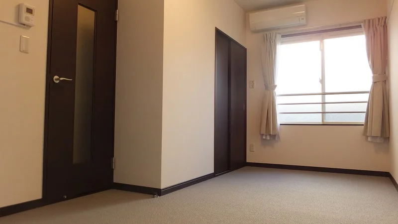 １階はフローリング。２階はカーペット仕様になります。