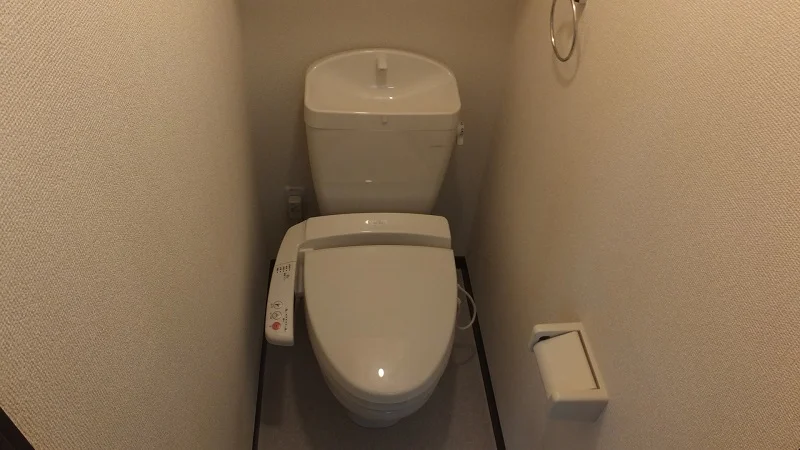 温水洗浄便座付きトイレ