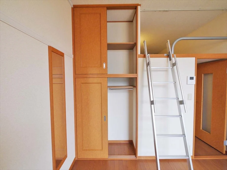 実際の収納は仕様が異なる場合がございます