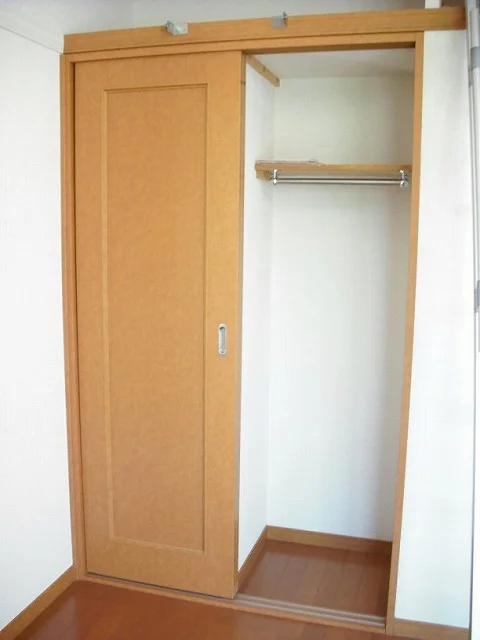 荷物もたっぷり入るクローゼットです！