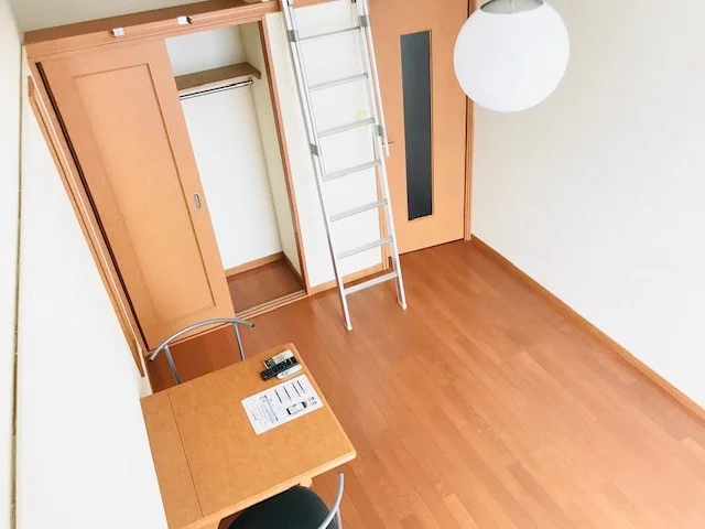 1階フローリング、2階カーペット