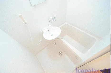 備品や設備仕様は号室等により異なります現地をご確認下さい。