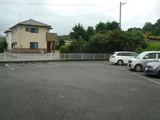 駐車場は全部で14台分です。