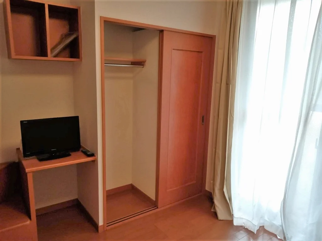 備品は部屋毎に異なります。１Ｆのみフローリング。