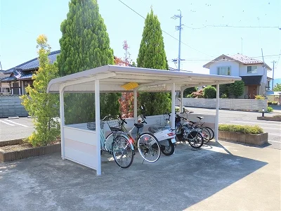 屋根付き駐輪場あり