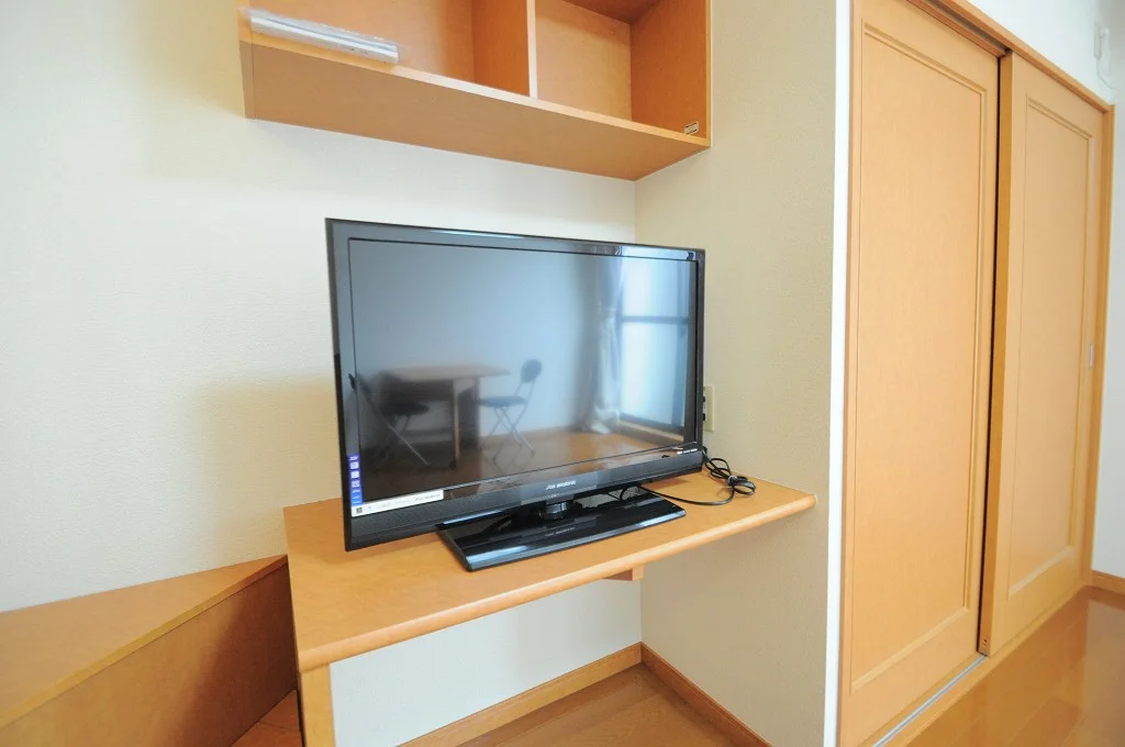 家具家電付き　画像：液晶テレビ