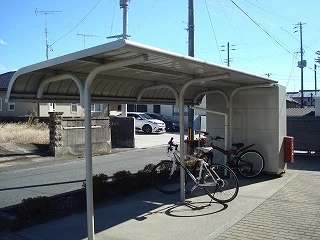 屋根付き駐輪場です。