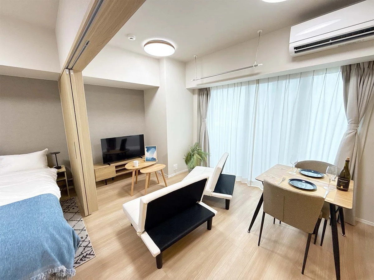 写真はイメージです。ラグなどの室内装飾はございません。